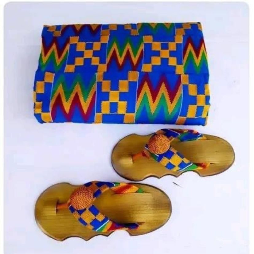 AFRICAN CLOTH WITH NATIVE SANDALS (4.4LBS) image 0