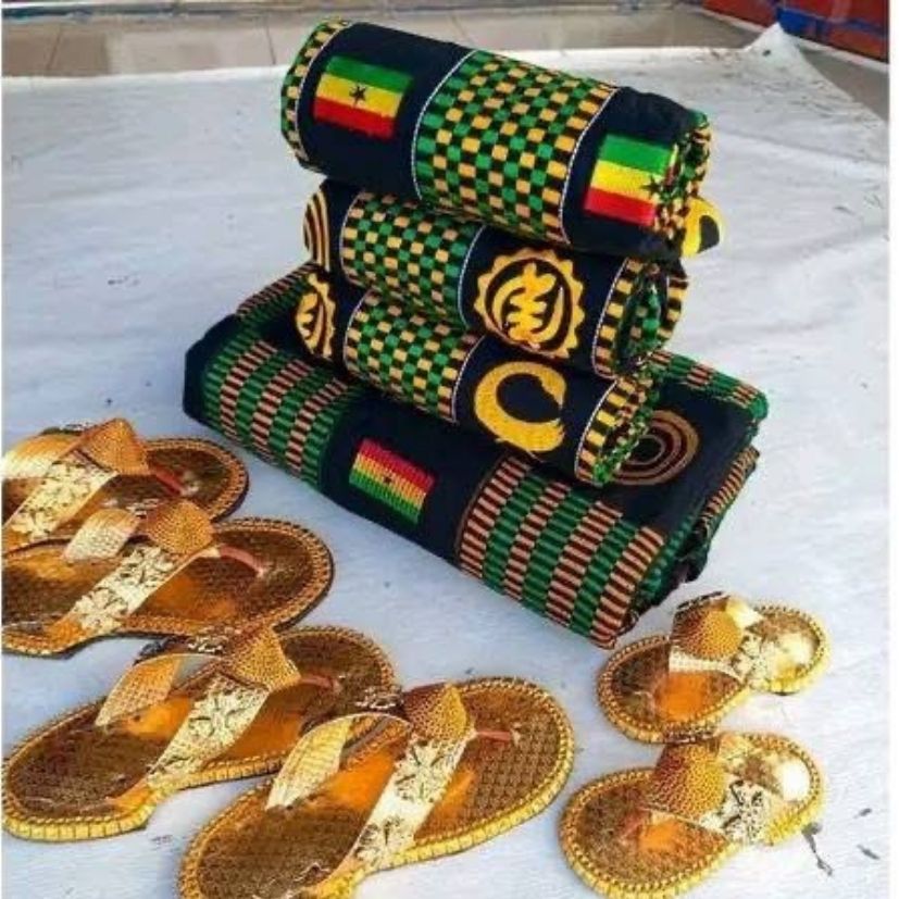 AFRICAN CLOTH WITH NATIVE SANDALS (4.4LBS) image 0