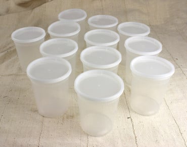 32 oz. Clear Containers w/Lids 12 pk. image 0