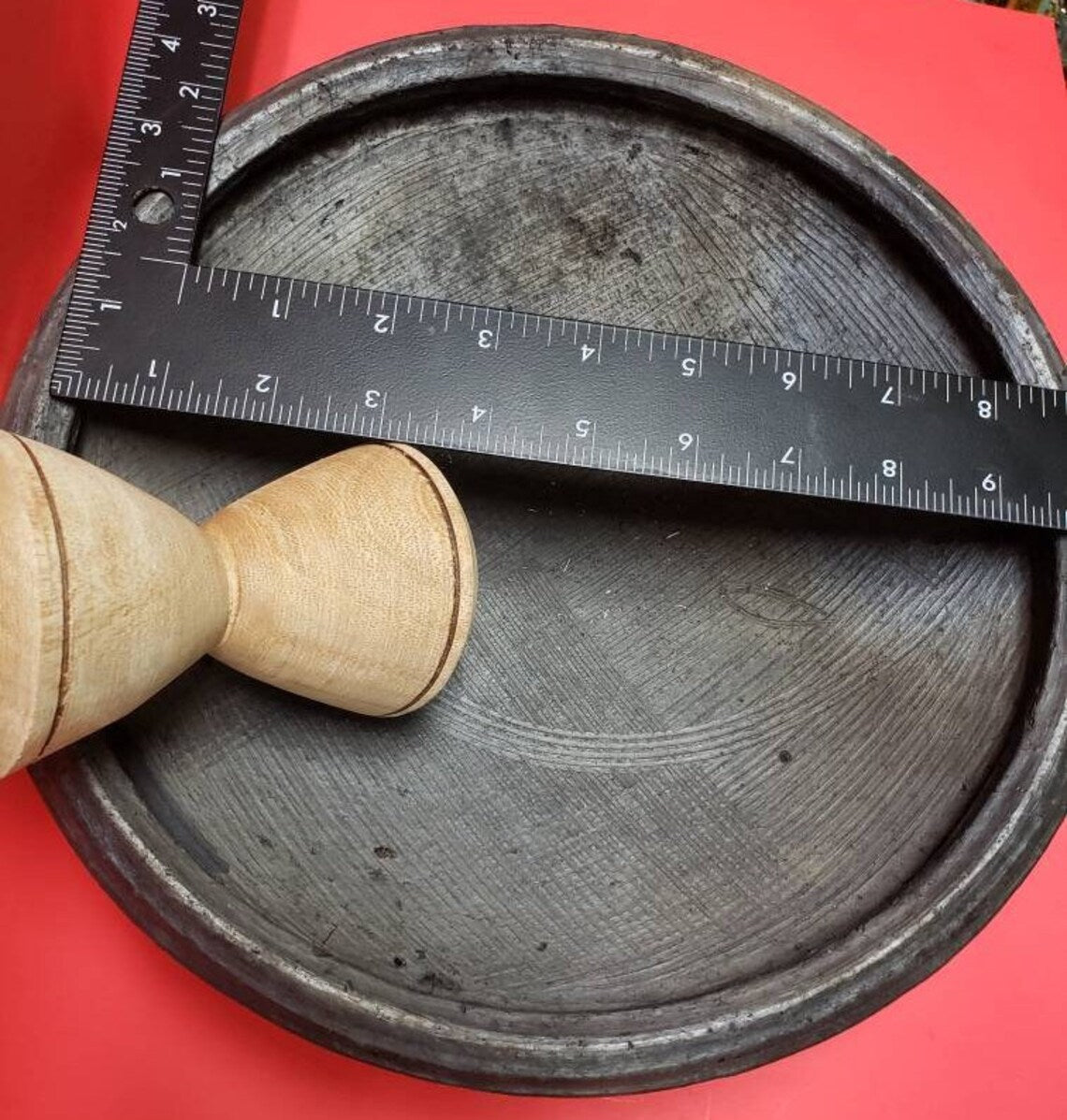 AFRICAN HANDMADE CLAY EARTHENWARE POT / APOTOYEWA / WOODEN GRINDER / ASANKA BOWL / MEDIUM SIZE /PILON EN BOIS/ PARFAIT POUR LE BROYAGE (25.0LBS) image 2